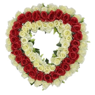 China TX0006-2 Good Quality Eco-friendly Big Heart Shape Red Roses Wedding Home Decor Garland Artificial Flowers Garland for sale