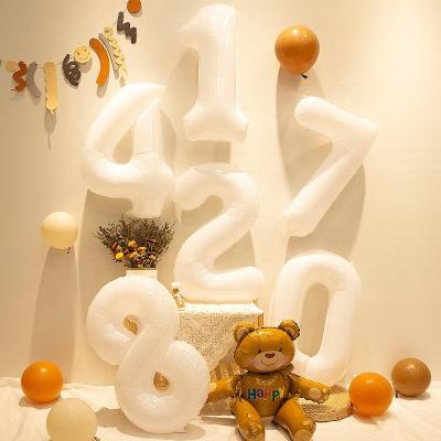 China New Morden fashion 32inch number balloon new year decoration foil balloon set 2022 number foil balloon for sale