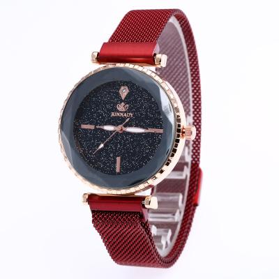 China Bunte neueste kreative Schnallen-Maschen-Gurt-Frauen-Uhren der Mode-WJ-7867 Damen-Hand Watch Charming Magnet zu verkaufen