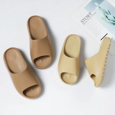 China Lightweight Women EVA Soft Bottom Sandals Trend Indoor Slippers Men Summer Slides Home 2022 Beach Lightweight Slippers Shoes Large Size for sale