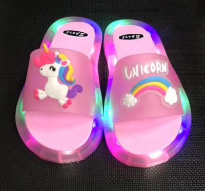 China 2022 Light Kids Slippers Unicorn LED Baby Bathroom Sandals Kids Slippers For Boys Girls Light Up Toddler Shoes for sale