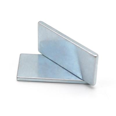 China Industrial Magnet L50x25x3mm Rectangle N52 Super Strong Neodymium Magnet for sale