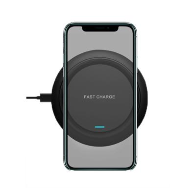 China UniversalÂ   Guangzhou Mobile Phone Wholesale Wireless Charger Fast Charging Magnetic Wireless Charger For iPhone for sale