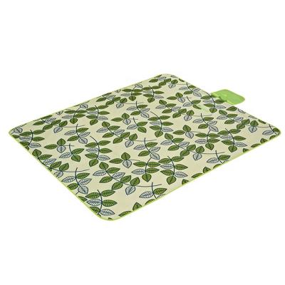 China Portable Waterproof Ultralight Durable Blanket Tote Thickness Upgrade Picnic Mat Sandproof Warterproof Picnic Mat Easy Carry for sale