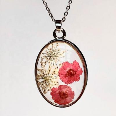 China TRENDY Custom Necklace Jewelry Resin Pendant Skyline Real Rose Stainless Steel Necklace With Dry Flowers for sale