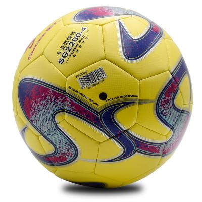 China 4# Eco-friendly TPU Customized Logo Machine Sewn Playground Soccer Ball for sale