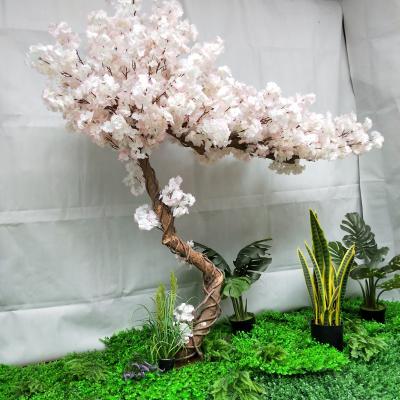 China Eco-friendly decoration indoor wedding silk flower arched tree artificial cherry blossom tree for wedding for sale