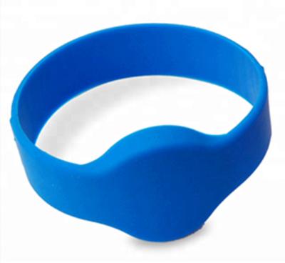 China 13.56MHz MIFARE DESFire Ev2 waterproof rfid disposable wristband for sale