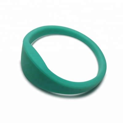 China Card swimming waterproof 13.56MHz MIFARE DESFire Ev2 silicone rfid wristband for sale