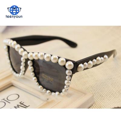 China Pure manual pearl sunglasses personality fashion decoration handmade pearl sunglasses fashion sunglasses for sale