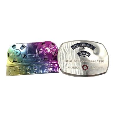 China Accept Customization Custom New Products Fashion Style Rainbow Logo Alloy Metal Die Casting Belt Buckle à venda