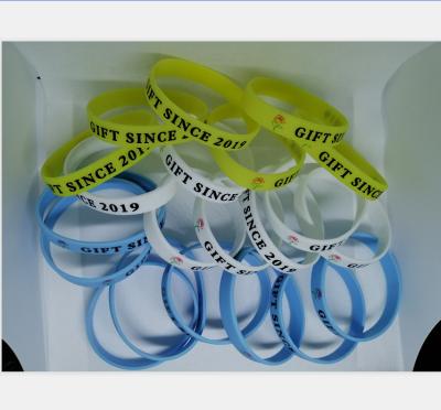 China People Art Cheap Custom 100% Eco-friendly silk screen printing silicone wristbands and CMYK color printed silicone wristbands for sale