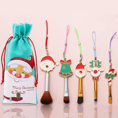 China Makeup Brush In Stock Christmas Gift Base Concealer Eye Blending Face Makeup Brush Suit Design Powder Cream Cosmetic Brush Set for sale