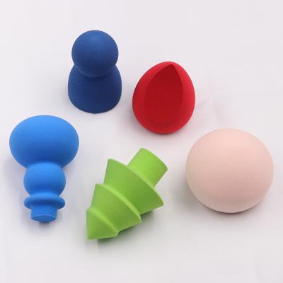 China Different Private Label Makeup Brush Sponge Shapes Beauty Non Latex Private Label Makeup Sponge Christmas Female Facial Colorful Trees Snowman for sale