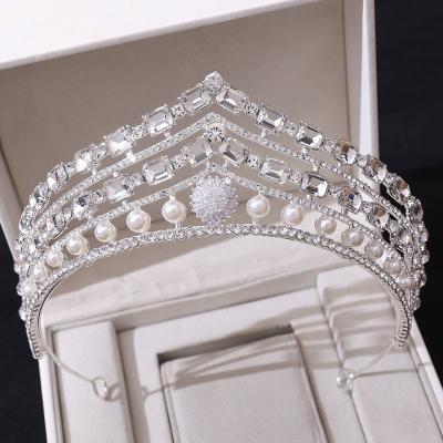 China Fashionable Elegant Hair Crown For Brides Headdress Wedding Baroque Diamond Bridal Pageant Tiaras for sale