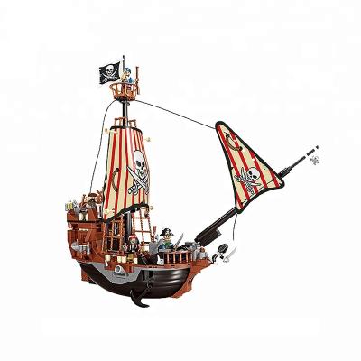 China DIY 484 Pcs Plastic Models Building Block Pirate Ship For Intelligence for sale