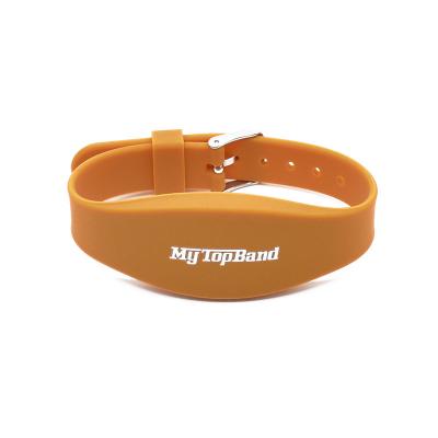 China Fashion Style 13.56mhz Durable Waterproof / Waterproof NFC Wristband RFID Silicone Wristband for sale