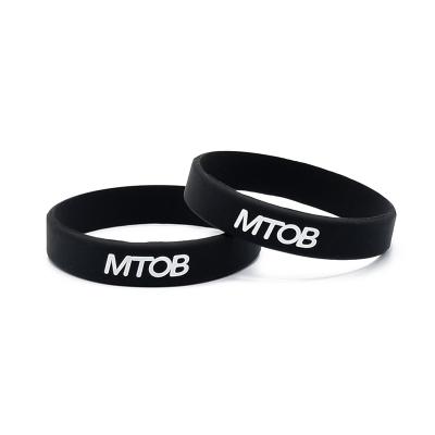 China NFC 13.56mhz Waterproof / Waterproof Small Size Sensitive RFID Wristband Silicone Wristband For Sports for sale