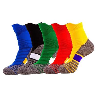 China High Quality Thick Free Size Mens Socks QUICK DRY Sports Crew Socks For Running Basketball Football for sale