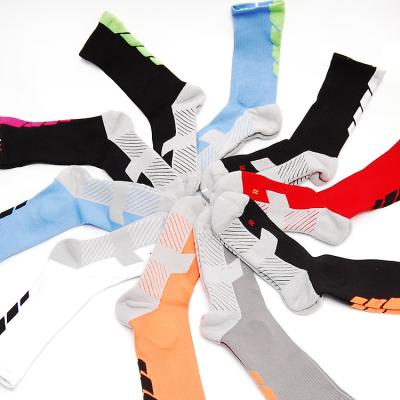 China QUICK DRY Unisex Sports Knocks Running Calcetines Deportivos Basketball Training Towel Sports Crew Socks for sale