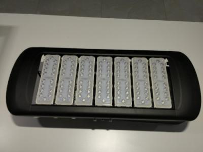 中国 LED 高い湾の照明設備 120lm/W の高い内腔保証 5 年の 販売のため