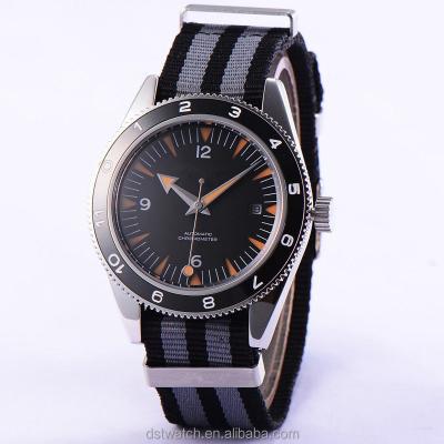 China Brand Nylon Custom Luxury Men's Automatic Wristwatch Alarm Simple Design Strap Watches for sale