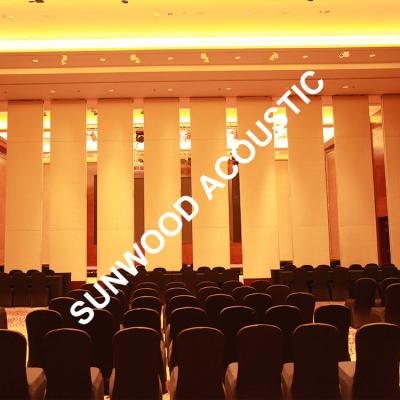 China Modern Banquet Hall Hotel Electrical Fully Automatic Functional Folding Acoustic Partition Wall for sale