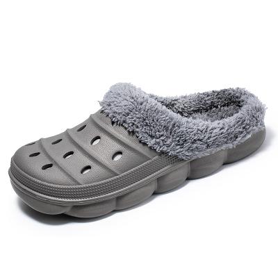 China Waterproof 2020 Winter Warm Fuzzy Striped Medical Mules Women's Mule Clog Shoes Men's Fur Clog Shoes Women's for sale