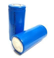 中国 500 Cycles Lithium Cylinder Battery 18650 3.7 Volt Battery 2000mah 販売のため