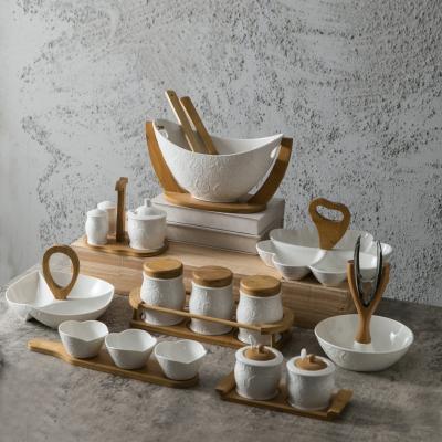 China JINYUAN Style Disposable European Wedding Rose Pattern Embossed Ceramic Dinnerware Set Porcelain Serveware Tableware with Bamboo Wood for sale