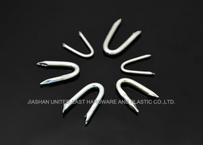 China Poultry Farming Equipment 30MM Galvanized U Shaped Nails Wire / Barbed Fence Staples for sale