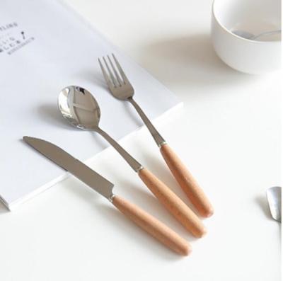 China Wholesale Sustainable And Customized Stainless Steel Cutlery Set With Wooden Handle for sale