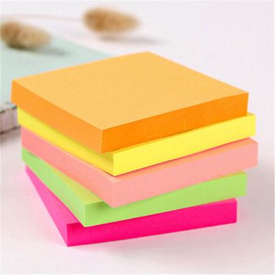 China 100 Sheets 76*76mm Size Self Adhesive Landmark Stationery Writing Color Sticky Notes Memo Pads for sale