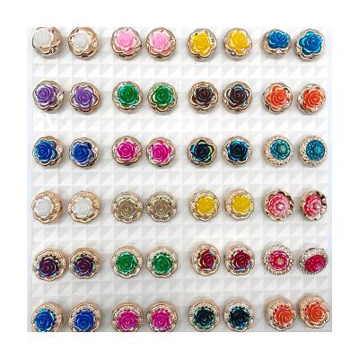 China Washable Professional Production Of Exquisite Flower Shape Color DIY Female Button Accessories for sale