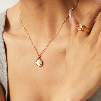 China Gogem Brand Designer Jewelry Luxury 18K Gold Stainless Steel Moon Shell Pendant Necklace Water Resistant For Women for sale