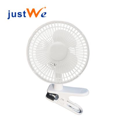 China Plastic Portable Table Mini Electric Fan for Office Desktop Student for sale