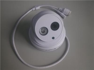 China Hoge resolutie 1280 × 720 de Witte Draadloze Camera van PTZ IP voor Stationstoezicht Te koop