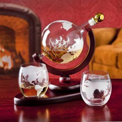 China Wholesale Transitional Glass Wine Decanter Set Crafted Glass Decanter and Whiskey Glasses Set Elegant Whiskey Decanter Gift Set for sale