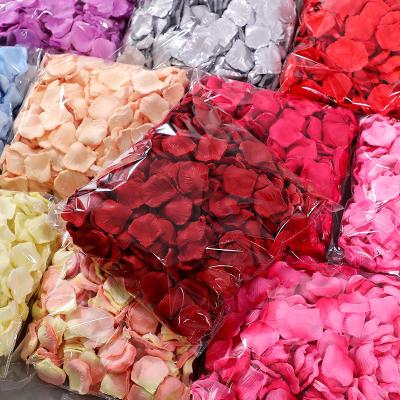 China Artificial Silk Flower Wholesale Morden Wedding Rose Petals Valentine's Day Decor Red Petals for sale