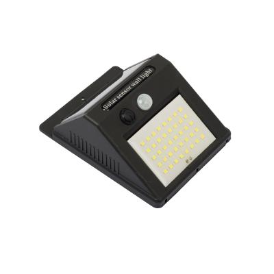 China Polycarbonate Rechargeable 40 Led Outside Waterproof Solar Powered Wall Light 800mah Battery Wall Lamp Night Home Passage Light Street Light for sale