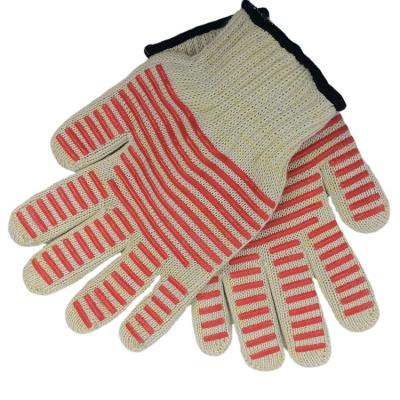 China Various Anti-heat Promotional Goods Using Heat Resistant Fiber Industrial Barbecue Gloves for sale