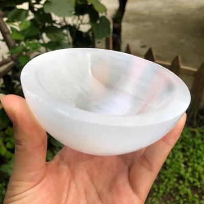 China Folk Art Wholesale Customized selenite round bowl crystal bowl engraved crystal white gypsum bowl for sale