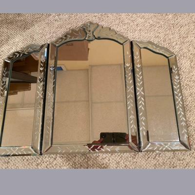 China Best-selling triple lighted mirror for sale