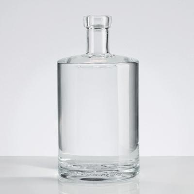 China Factory Wholesale High Quality Beverage Vodka 500Ml Glass Bottle With Cork for sale