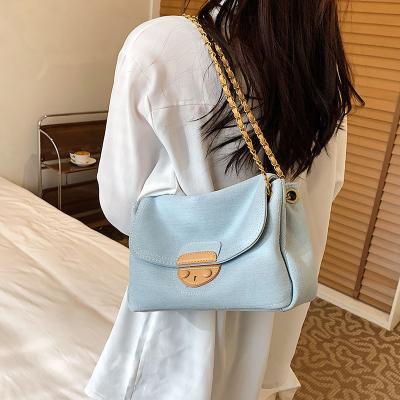 China 2022 New Arrival Portable Ladies Large Shoulder Bags Denim Canvas Fabric Women's Chain Handbags for sale