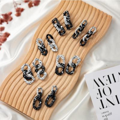 China 2021 Minimalist vintage vintage designer earring painting resin link channel drop dangle black white earrings earing for sale