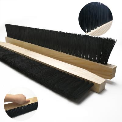 China Applying a non-slip or fine finish to freshly concrete surfaces Applying a non-slip or fine finish to freshly concrete surfaces Natural horsehair concrete finish broom brush to apply fine non-slip finish to newly finished concrete surface for sale