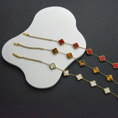 China OEM CLASSIC Clover Stainless Steel 18k Gold Plated Eye Shell Stone 5 Red Element Christmas Bracelet for sale