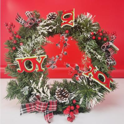 China Hot Selling Cute Plastic Artificial Green Wreath Garlands Christmas Flower Decoration Home Decor for sale