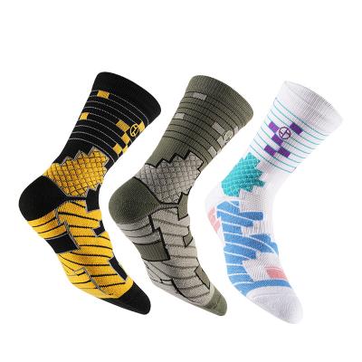 China Breathable Custom Knocks Anti-Slip Soccer Knocks Anti-Slip Soccer Basketball Crew Ankle Running Sports Outdoors To Grip Socks for sale